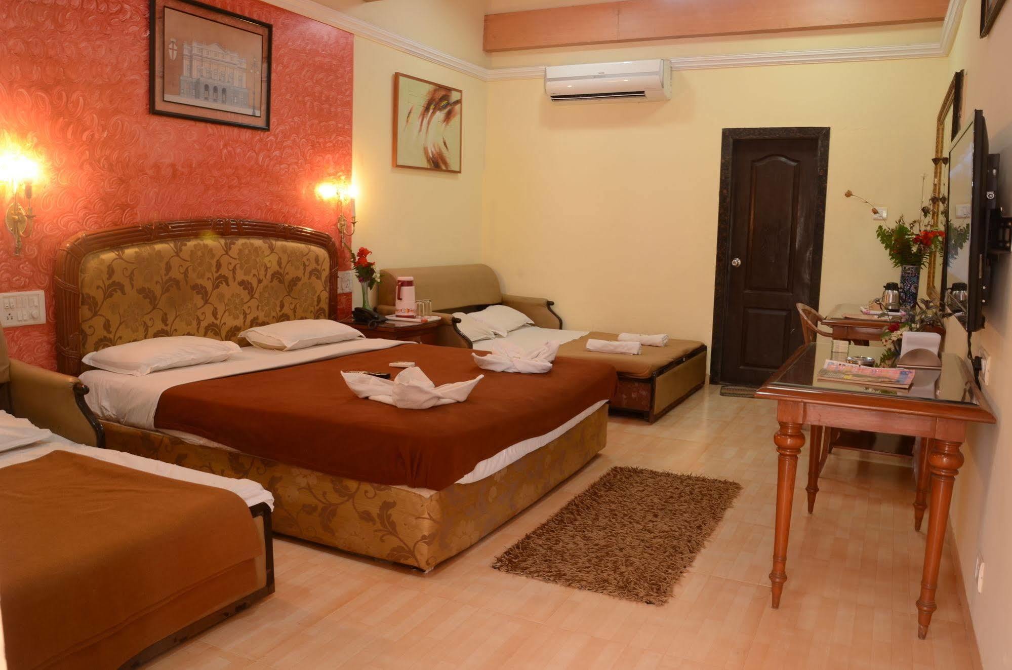 Neetas Shanti Villa Mahābaleshwar Extérieur photo