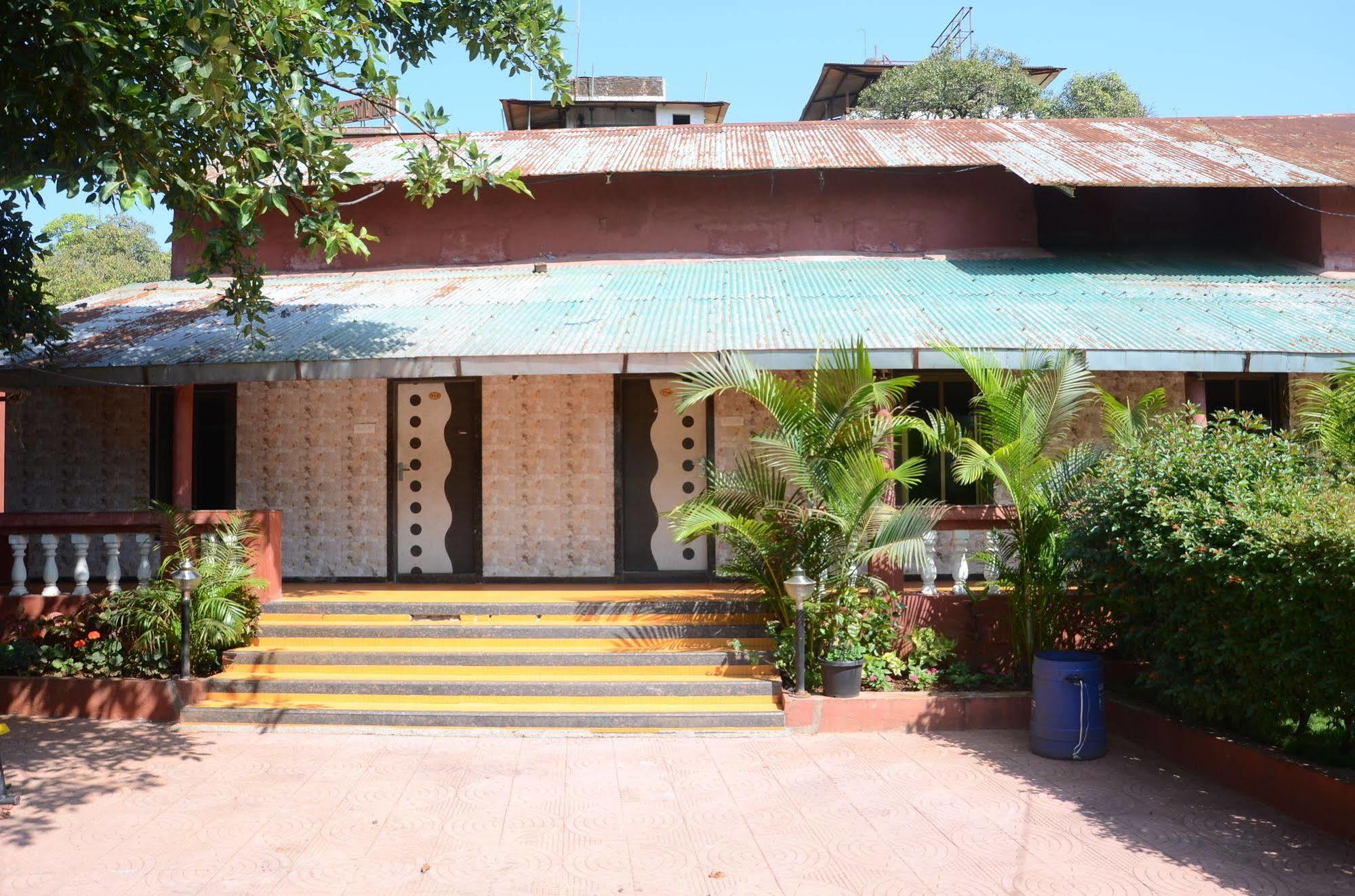 Neetas Shanti Villa Mahābaleshwar Extérieur photo