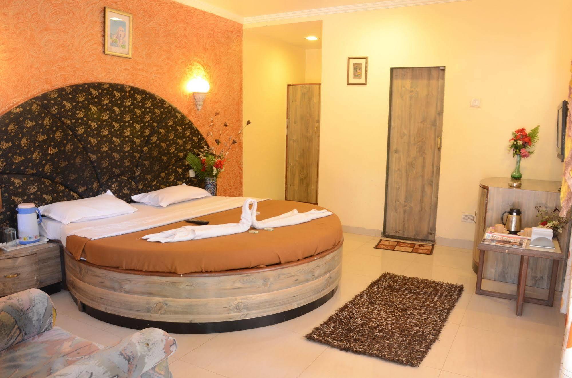 Neetas Shanti Villa Mahābaleshwar Extérieur photo