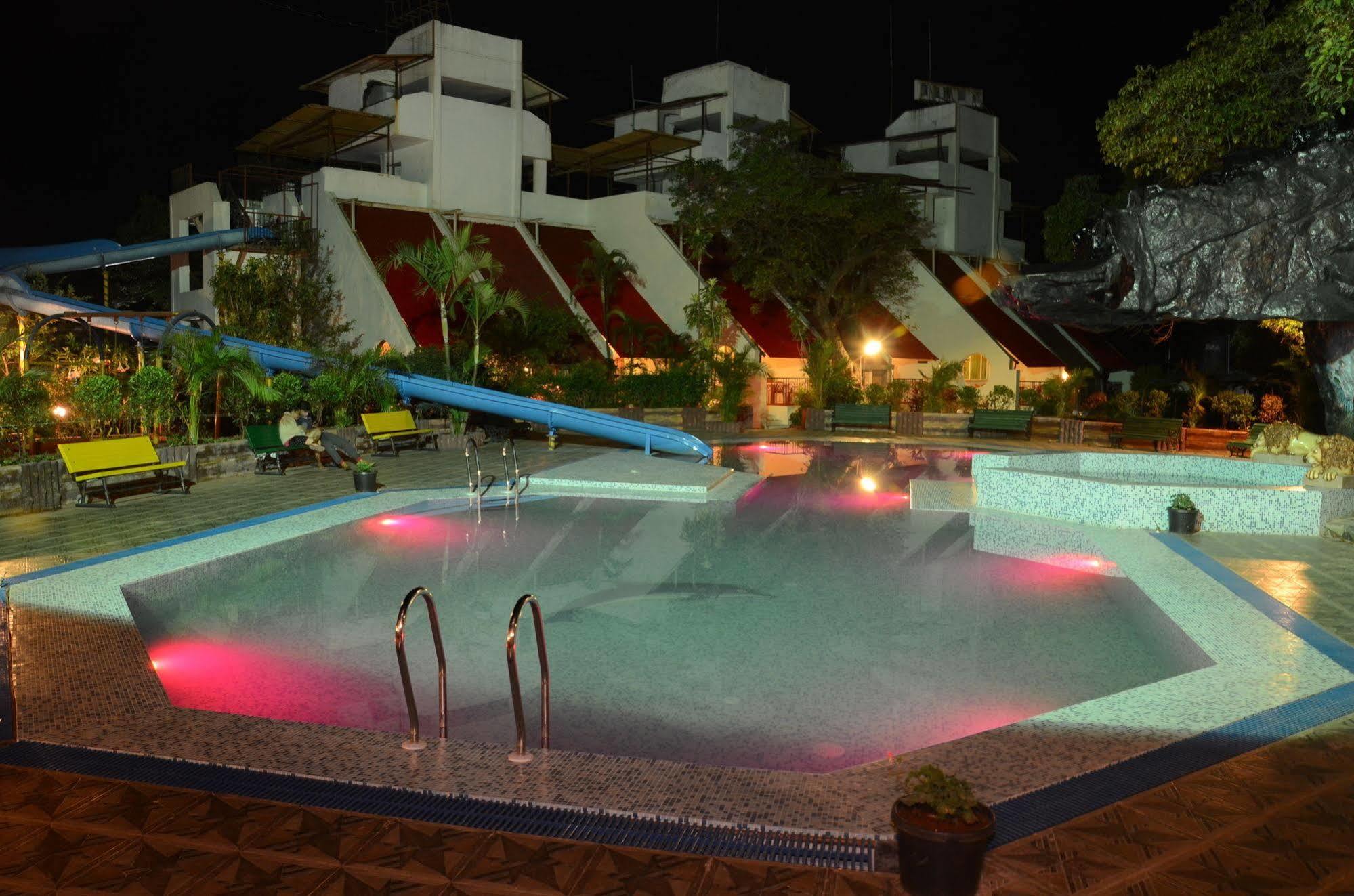 Neetas Shanti Villa Mahābaleshwar Extérieur photo